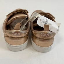 Load image into Gallery viewer, Kids gap sneakers
