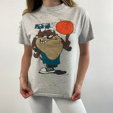 Load image into Gallery viewer, Vintage looney tunes t-shirt
