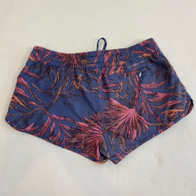 Load image into Gallery viewer, O’Neil patterned surf shorts
