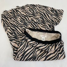 Load image into Gallery viewer, Urban romantics zebra skirt
