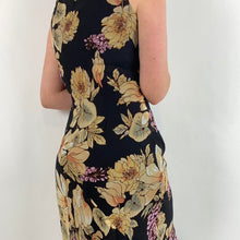 Load image into Gallery viewer, Vintage floral dress
