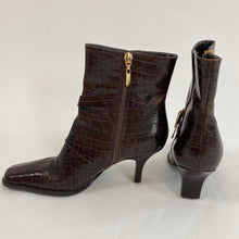 Load image into Gallery viewer, Vintage Enzo Angiolini booties
