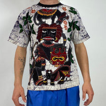 Load image into Gallery viewer, Vintage Keris fashion t-shirt
