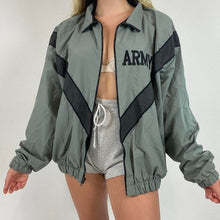 Load image into Gallery viewer, vintage army windbreaker
