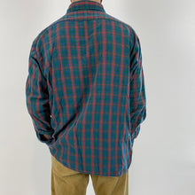 Load image into Gallery viewer, Vintage Van Heusen flannel
