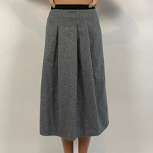 Load image into Gallery viewer, Vintage pleated skirt
