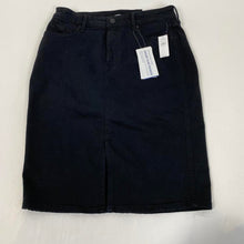 Load image into Gallery viewer, Old navy jean skirt
