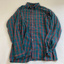 Load image into Gallery viewer, Vintage Van Heusen flannel
