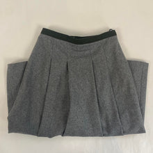 Load image into Gallery viewer, Vintage pleated skirt
