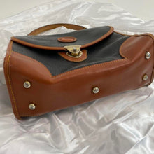 Load image into Gallery viewer, Vintage Dupe Dooney &amp; Bourke bag
