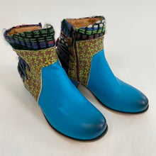 Load image into Gallery viewer, Retro patterned boots
